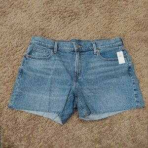 NWT OLD NAVY Boyfriend Cut Off Jean Shorts